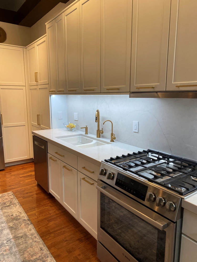 under cabinet lighting